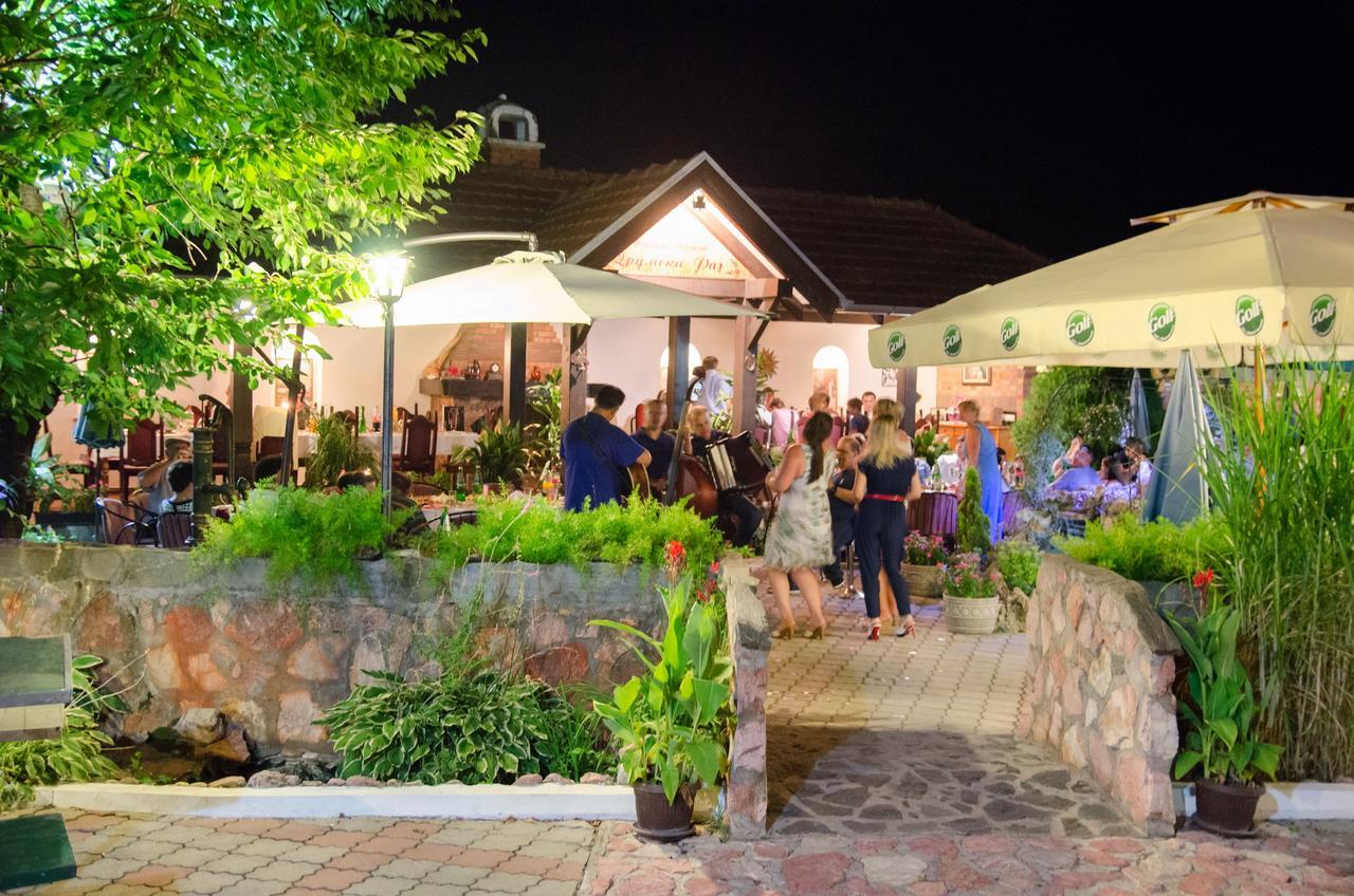 Hotel Drumski Raj Svilajnac ภายนอก รูปภาพ