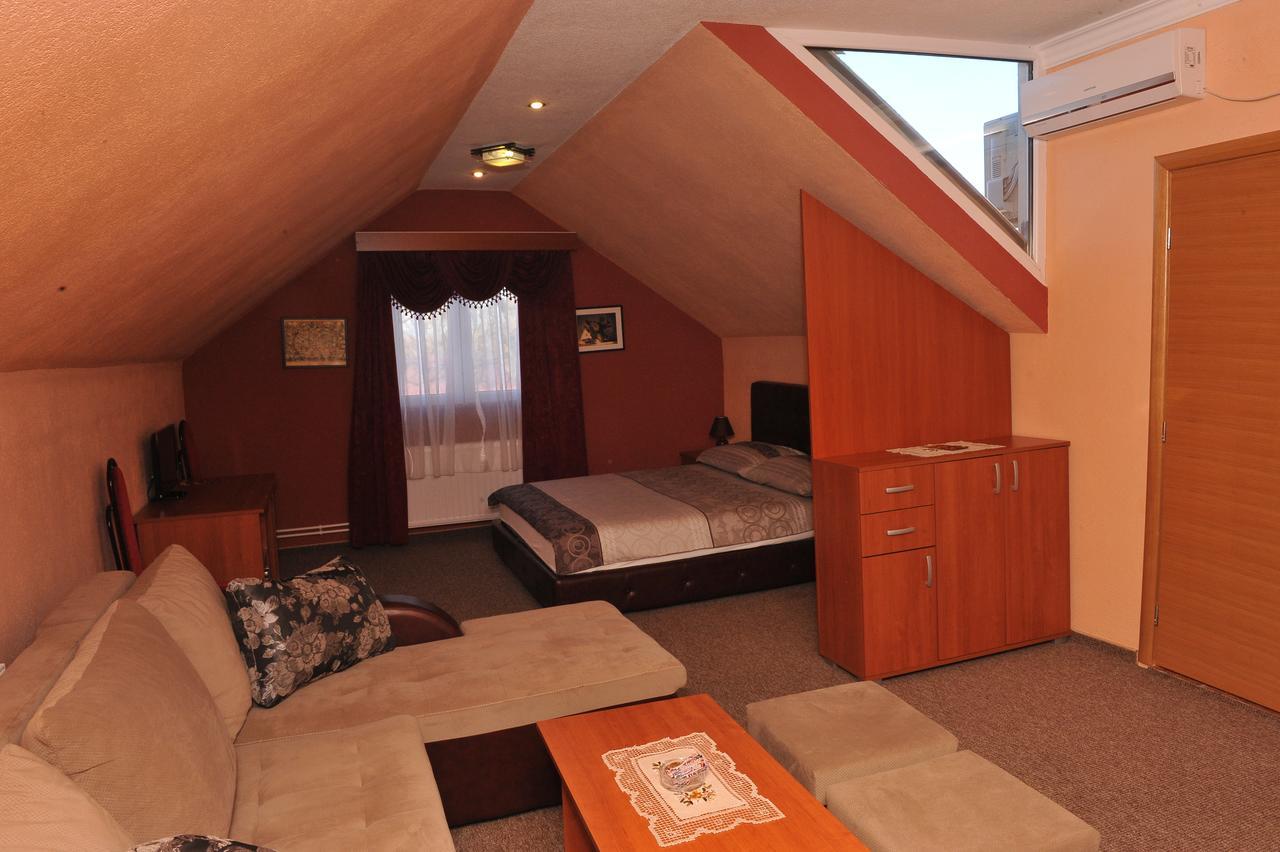 Hotel Drumski Raj Svilajnac ภายนอก รูปภาพ