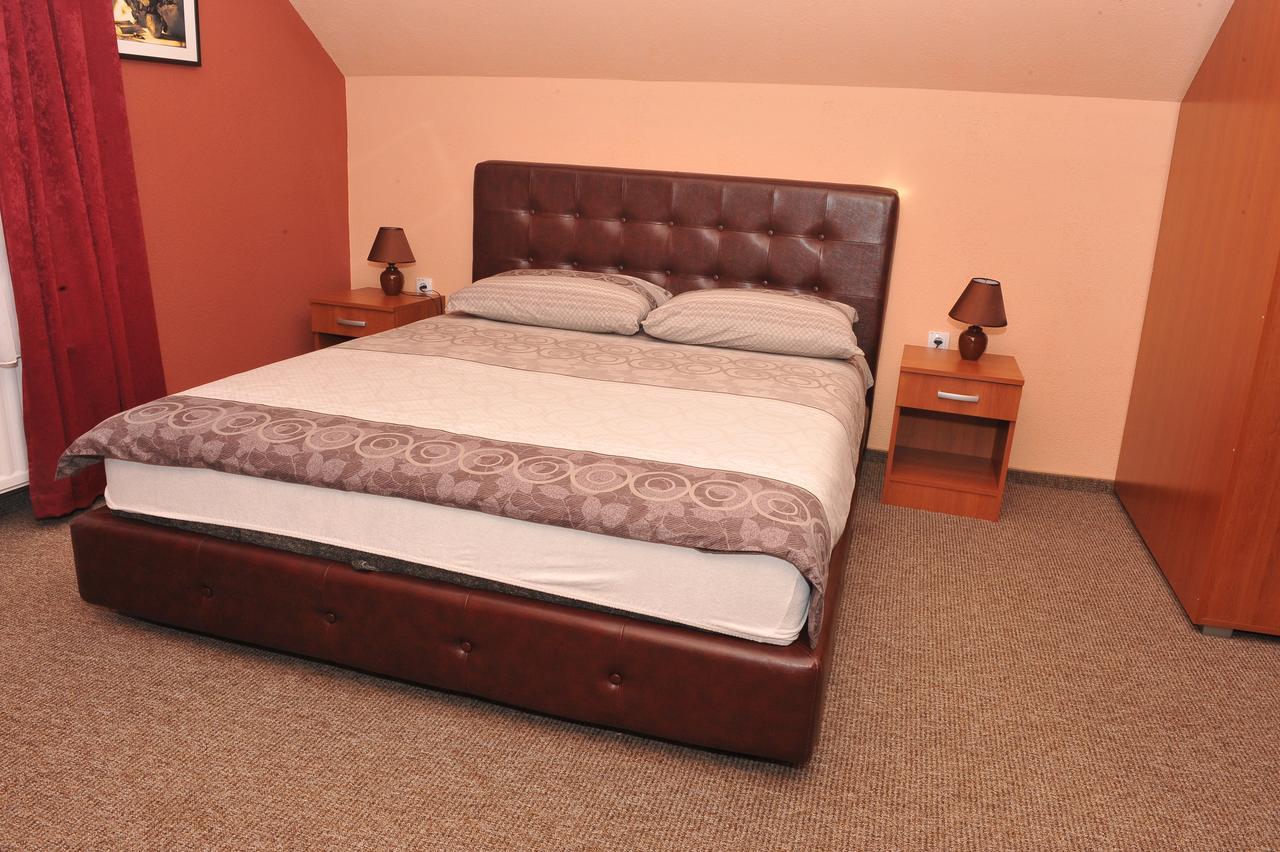 Hotel Drumski Raj Svilajnac ภายนอก รูปภาพ