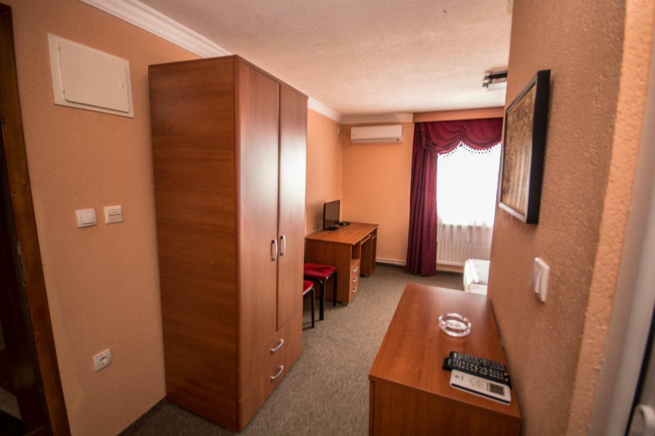 Hotel Drumski Raj Svilajnac ภายนอก รูปภาพ