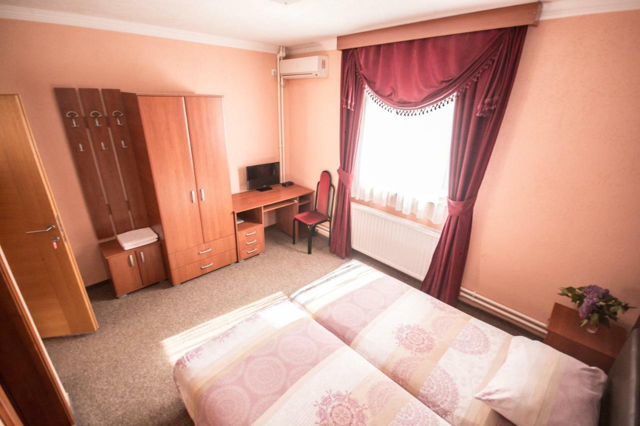 Hotel Drumski Raj Svilajnac ภายนอก รูปภาพ
